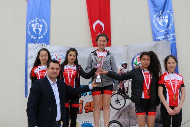 Bisikletçiler Sakarya Park’ta  Pedal Çevirdiler
