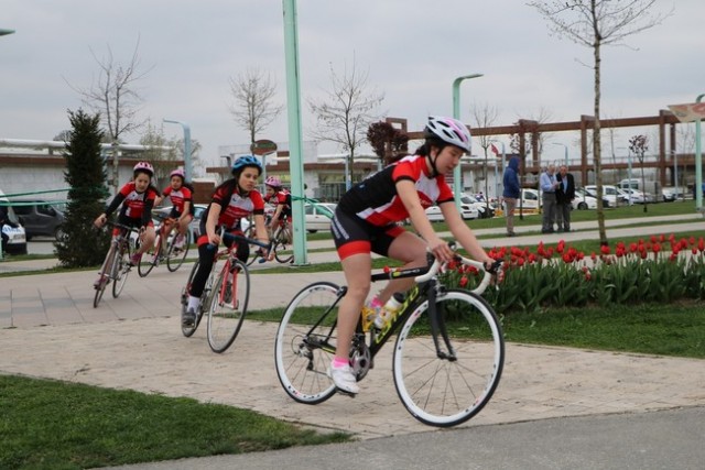 Bisikletçiler Sakarya Park’ta  Pedal Çevirdiler
