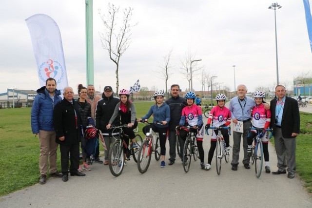 Bisikletçiler Sakarya Park’ta  Pedal Çevirdiler