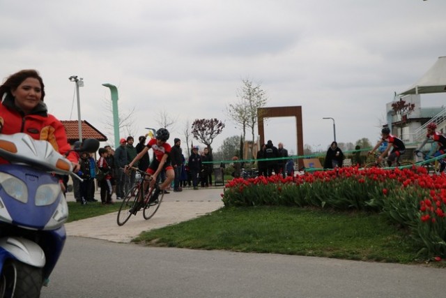 Bisikletçiler Sakarya Park’ta  Pedal Çevirdiler