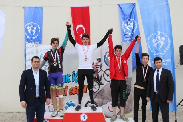 Bisikletçiler Sakarya Park’ta  Pedal Çevirdiler