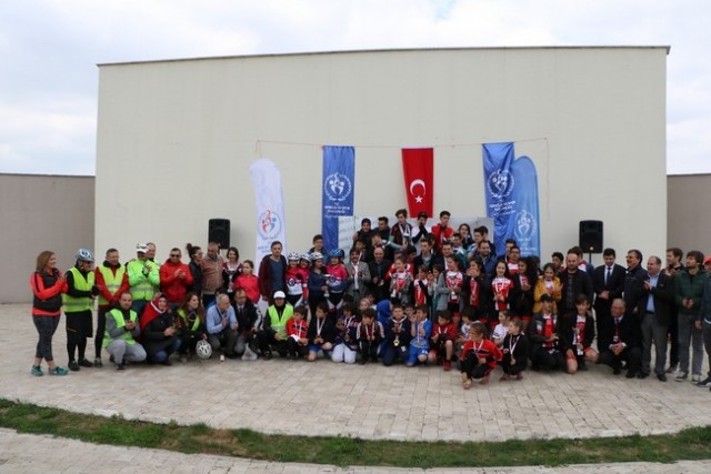 Bisikletçiler Sakarya Park’ta  Pedal Çevirdiler