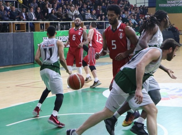 Sakarya Büyükşehir-Samsun Büyükşehir: 86-74