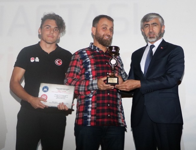 YILIN ENLERİ ÖDÜLLERİNİ ALDI