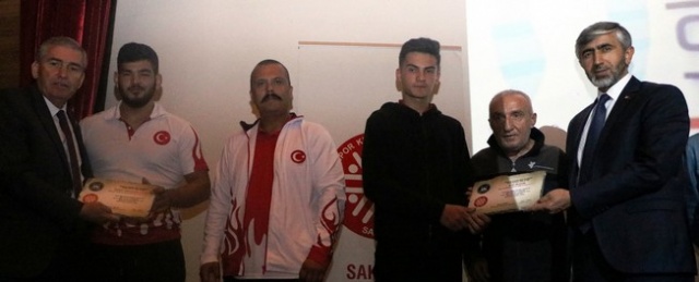 YILIN ENLERİ ÖDÜLLERİNİ ALDI