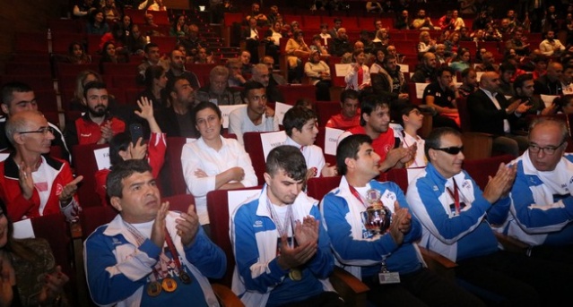 YILIN ENLERİ ÖDÜLLERİNİ ALDI
