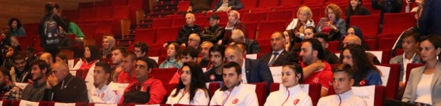 YILIN ENLERİ ÖDÜLLERİNİ ALDI