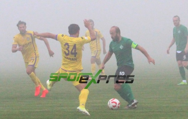 Sakaryaspor-Eyüpspor maçı sis nedeni ile iptal oldu