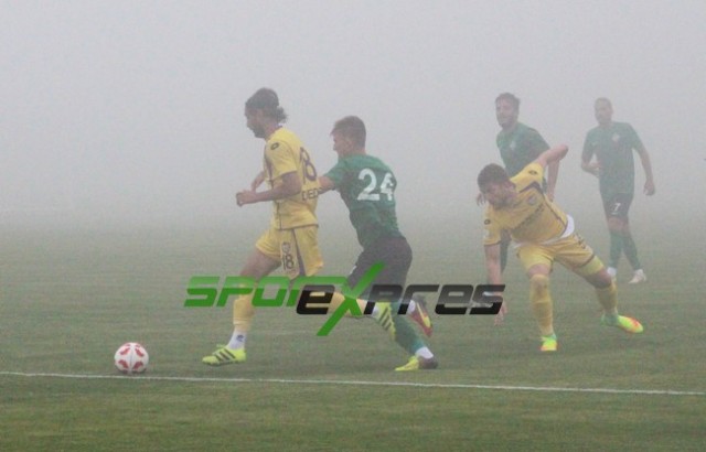 Sakaryaspor-Eyüpspor maçı sis nedeni ile iptal oldu