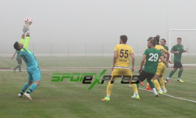 Sakaryaspor-Eyüpspor maçı sis nedeni ile iptal oldu