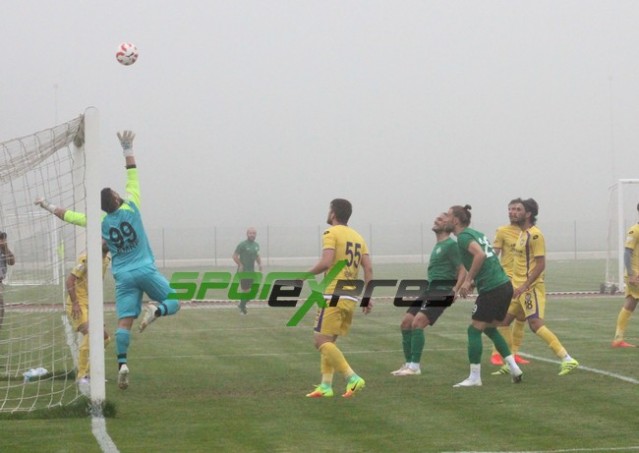 Sakaryaspor-Eyüpspor maçı sis nedeni ile iptal oldu