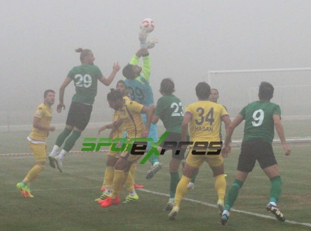 Sakaryaspor-Eyüpspor maçı sis nedeni ile iptal oldu