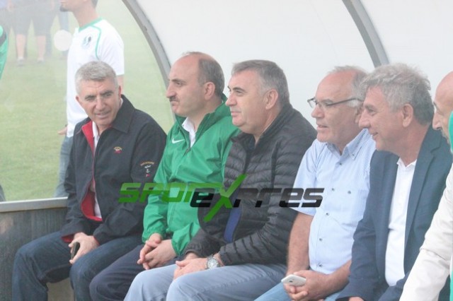 Sakaryaspor-Eyüpspor maçı sis nedeni ile iptal oldu