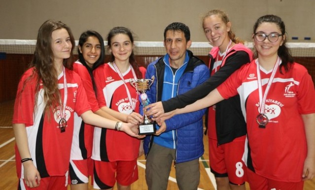 Badmintonda  kupa sevinci