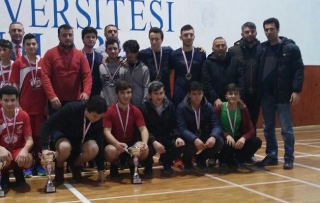 Badmintonda  kupa sevinci