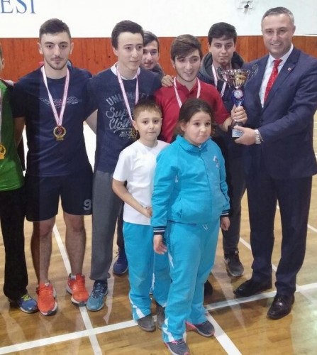 Badmintonda  kupa sevinci