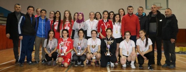 Badmintonda  kupa sevinci