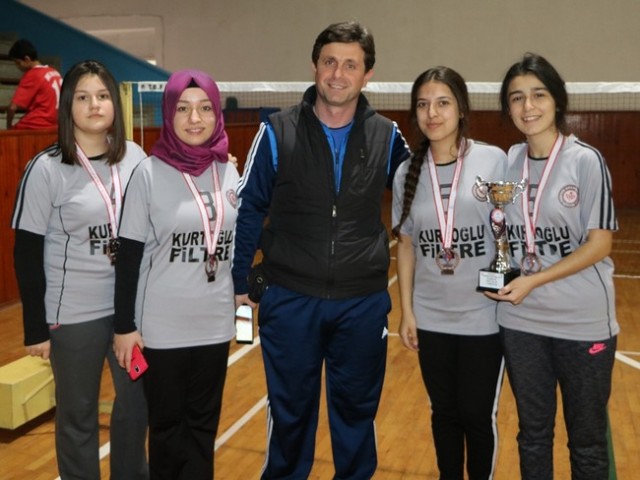 Badmintonda  kupa sevinci