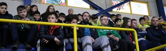 Minik Voleybolcular ödüllerini aldı