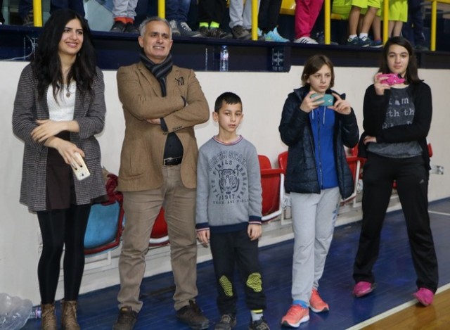 Minik Voleybolcular ödüllerini aldı