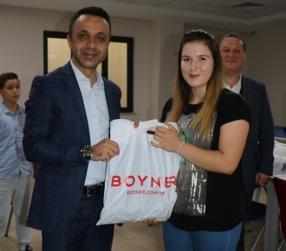Sakarya Spor Lisesi Şampiyonlarını Ödüllendirdi