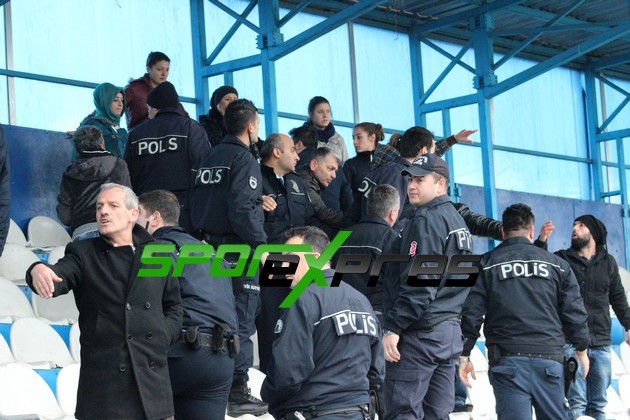 Sakarya Bayan Futbol- Karşıyaka Kolejispor:0-2