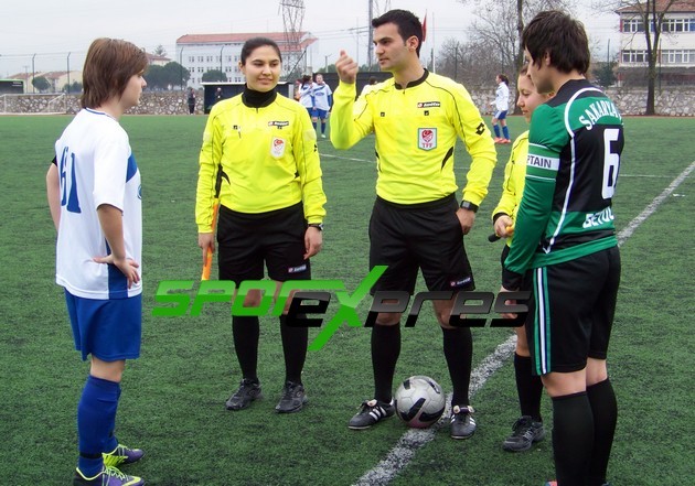 Sakarya Bayan Futbol- Karşıyaka Kolejispor:0-2