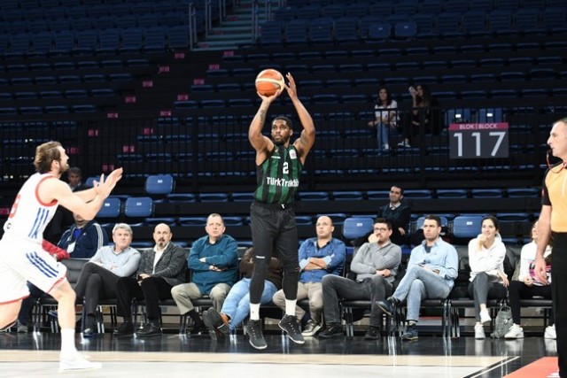 Büyükşehir Basket, Efes'e direnemedi 83-68