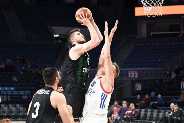 Büyükşehir Basket, Efes'e direnemedi 83-68