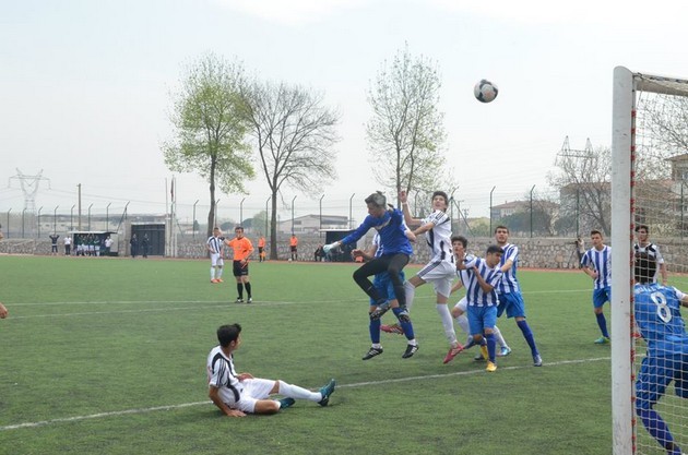 Liseler Futbolda Şampiyon Endüstri Meslek Lisesi