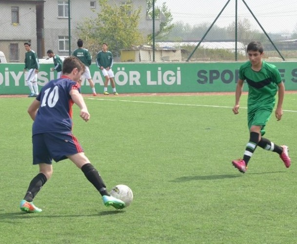 Liseler Futbolda Şampiyon Endüstri Meslek Lisesi