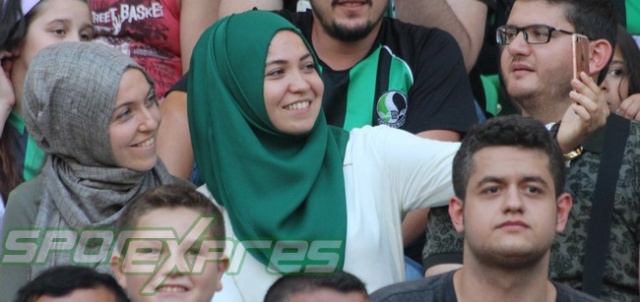 Sakaryaspor-Galatasaray maçı tribün fotoğrafları