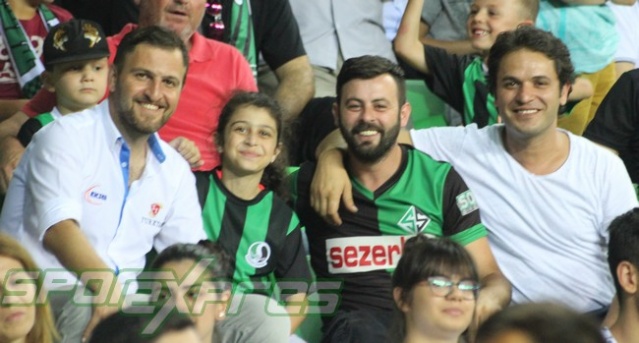 Sakaryaspor-Galatasaray maçı tribün fotoğrafları