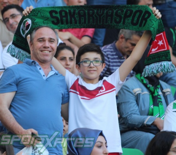 Sakaryaspor-Galatasaray maçı tribün fotoğrafları