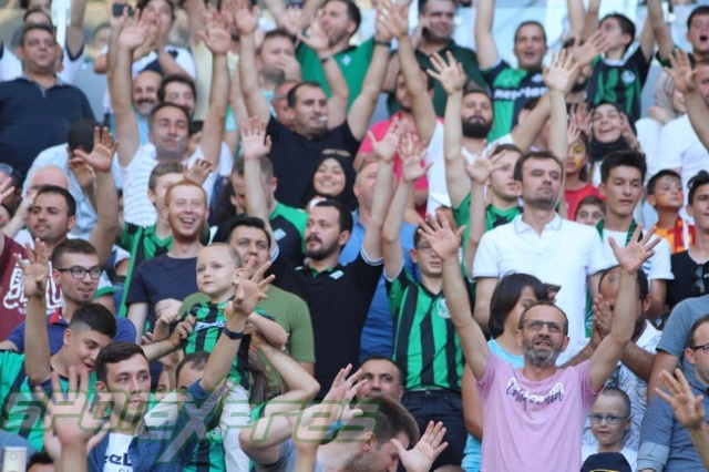 Sakaryaspor-Galatasaray maçı tribün fotoğrafları