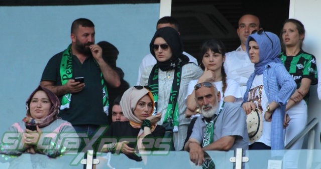 Sakaryaspor-Galatasaray maçı tribün fotoğrafları
