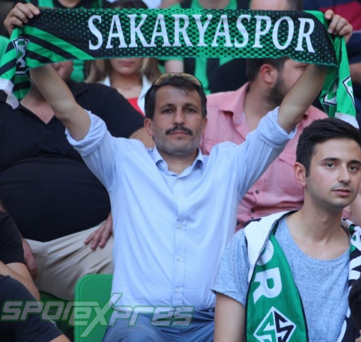 Sakaryaspor-Galatasaray maçı tribün fotoğrafları