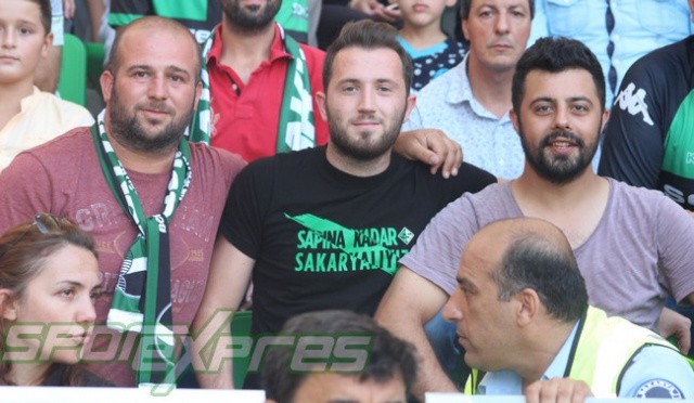 Sakaryaspor-Galatasaray maçı tribün fotoğrafları