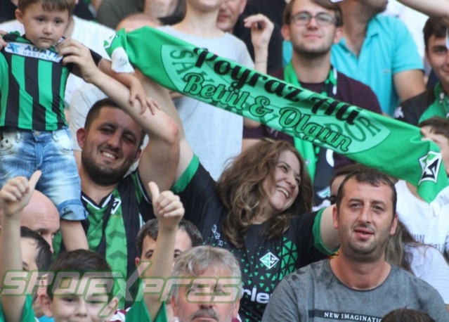 Sakaryaspor-Galatasaray maçı tribün fotoğrafları