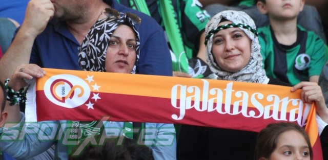 Sakaryaspor-Galatasaray maçı tribün fotoğrafları