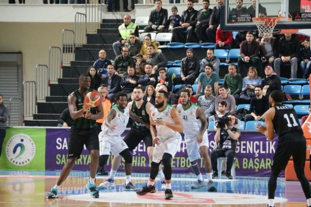 Sakarya Büyükşehir Basket- Yeşil Giresun: 77-66
