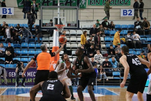Sakarya Büyükşehir Basket- Yeşil Giresun: 77-66