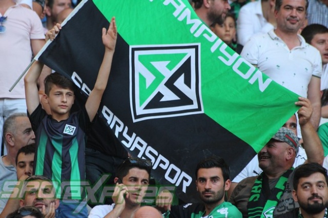 Sakaryaspor-Galatasaray maçı tribün fotoğrafları