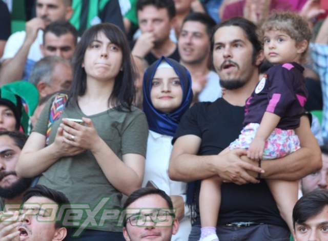 Sakaryaspor-Galatasaray maçı tribün fotoğrafları