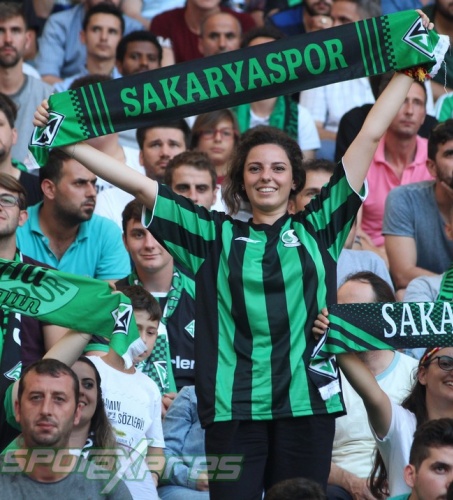Sakaryaspor-Galatasaray maçı tribün fotoğrafları
