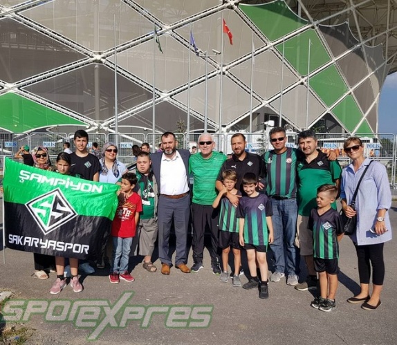 Sakaryaspor-Galatasaray maçı tribün fotoğrafları