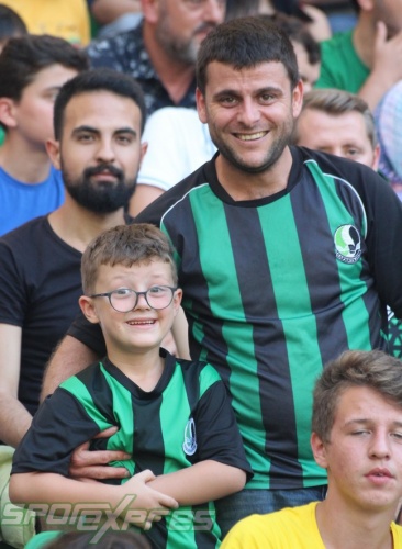 Sakaryaspor-Galatasaray maçı tribün fotoğrafları