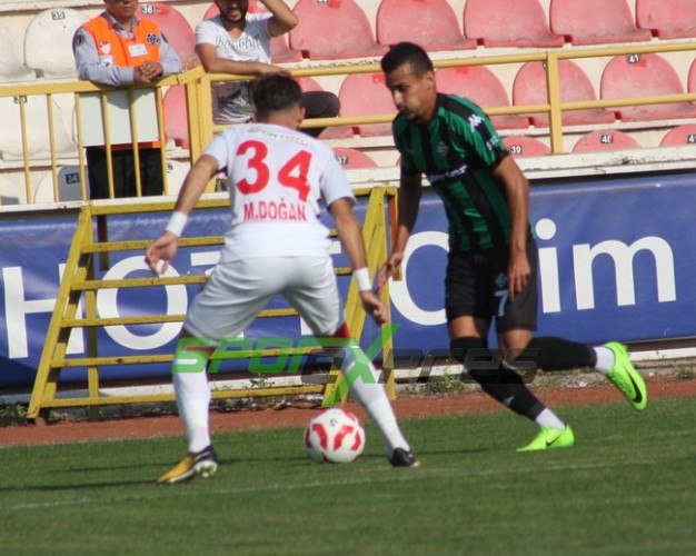 Sakaryaspor-Gümüşhanespor:1-1