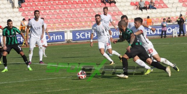 Sakaryaspor-Gümüşhanespor:1-1