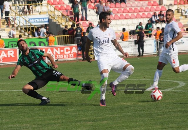 Sakaryaspor-Gümüşhanespor:1-1